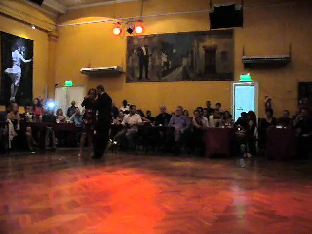 Video thumbnail for Cantemos Corazón - Claudio Gonzalez y Julia Urruty en Soho Tango