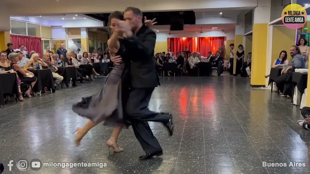 Video thumbnail for Camila Ameglio y René-Marie Meignan  - Milonga Gente Amiga - 29/ENE/2023 (2/2)