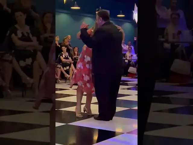 Video thumbnail for Yanina Erramouspe y Leo Ortiz, bailando "No hay tierra como la mia" Francisco Canaro.