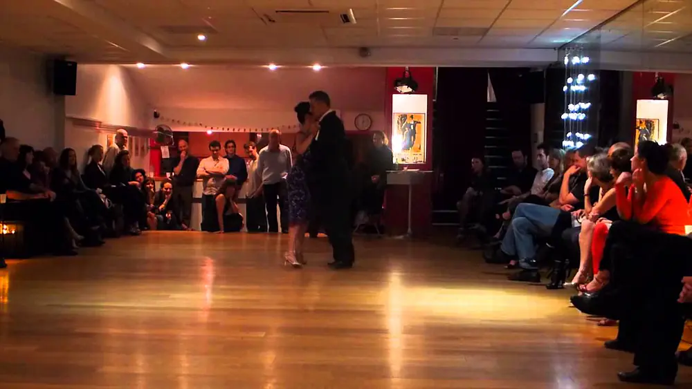 Video thumbnail for Paulina Cazabon y José Luis Gonzales  Milonga Marseille 15/02/14