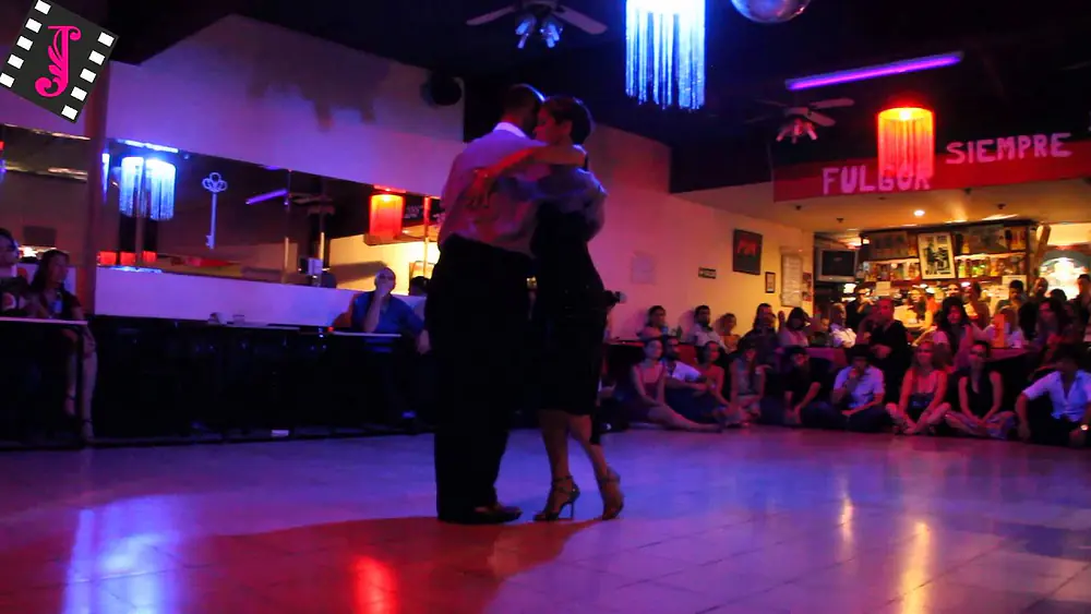 Video thumbnail for Gabriel Di Prinzio y Hebe Martinez "Pocas Palabras" en MILONGA10 (Tango)