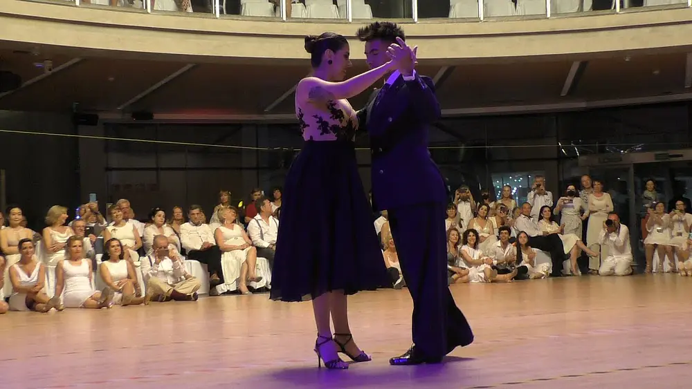 Video thumbnail for 20220429 Sebastian Achaval & Roxana Suarez 2 de 4