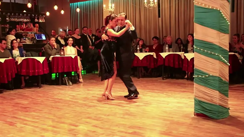 Video thumbnail for Vanesa Villalba y Facundo Piñero - El aeroplano - Vals - D'Arienzo