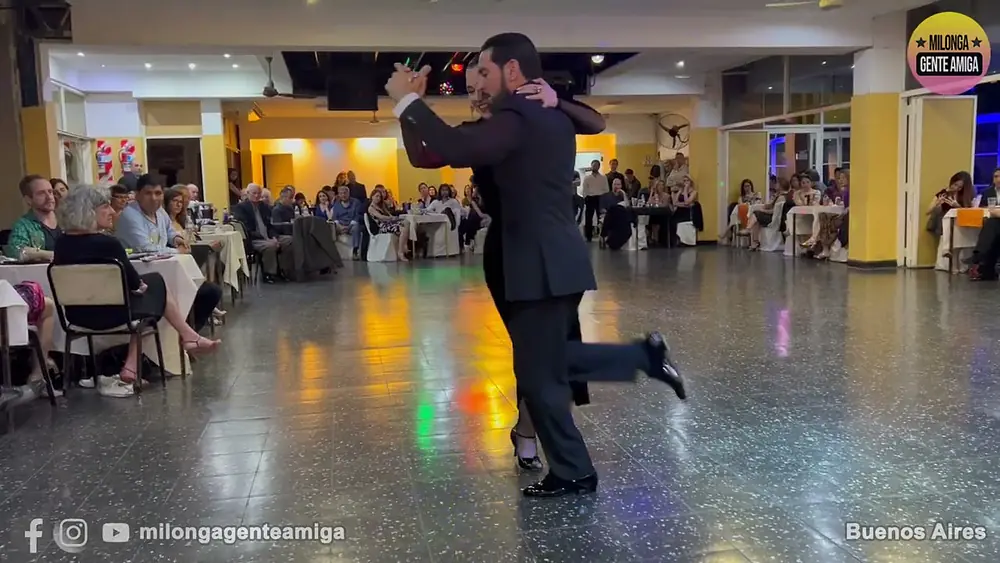 Video thumbnail for Jose Luis Salvo y Carla Rossi - Milonga Gente Amiga - 15/OCT/2023 (3/3)