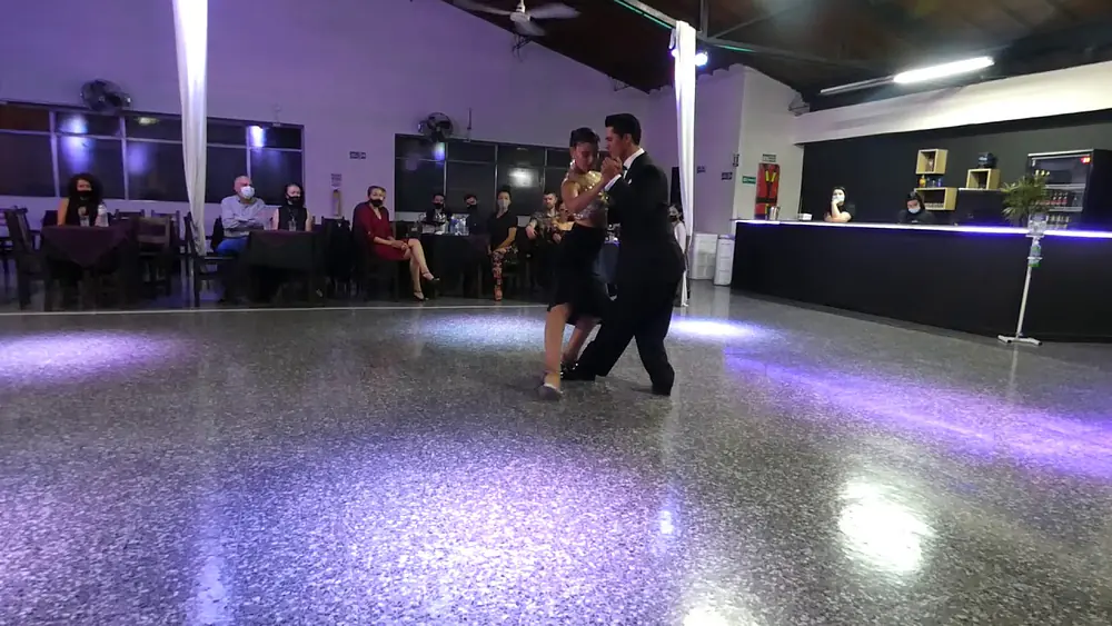 Video thumbnail for Alexa Yepes & Edwin Espinosa, Milonga Élite Tanguera 2021