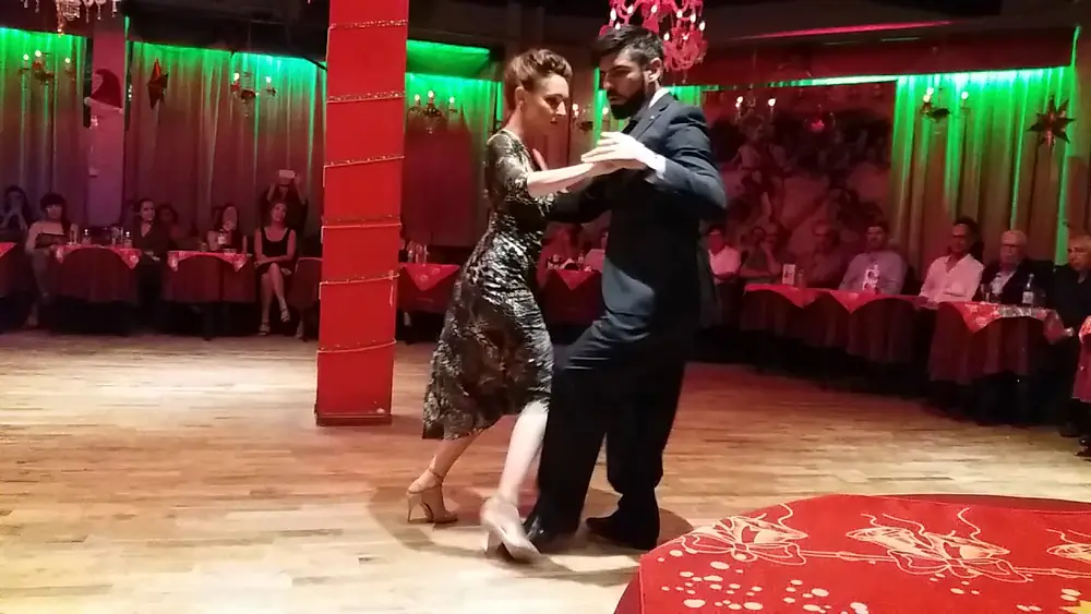 Video thumbnail for 3/3 - Magdalena Gutierrez y Germán Ballejo - Milonga de los Domingos
