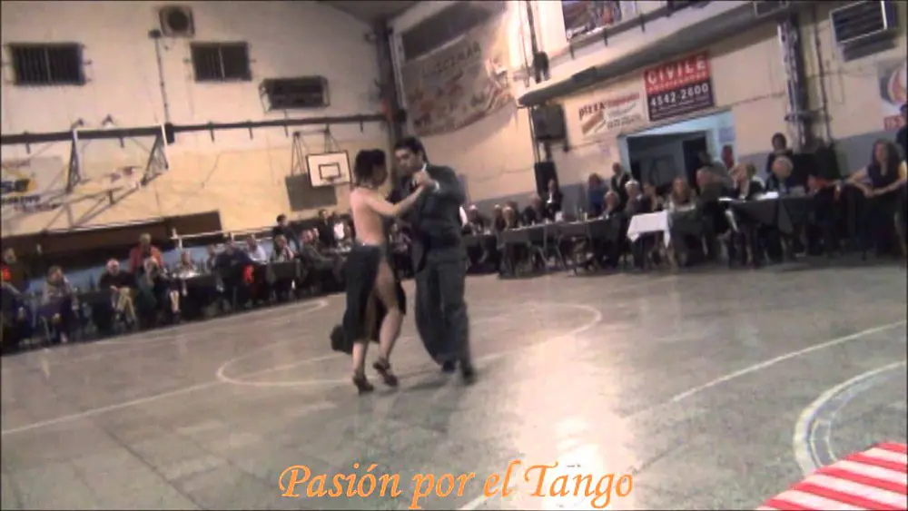 Video thumbnail for JIMENA HOEFFNER y FERNANDO CARRASCO Bailando LOCA en la Milonga MALENA en el Club Sunderland