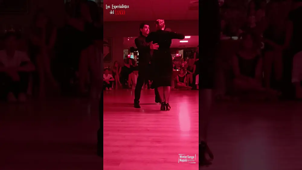 Video thumbnail for Ariadna Naveira y Fernando Sanchez @ Winter Tango Napoli_3/5