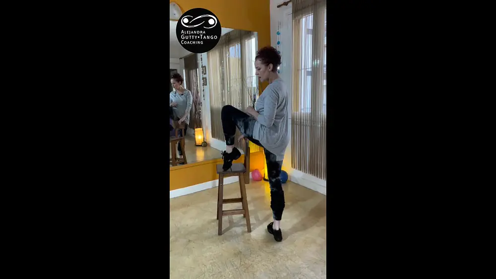 Video thumbnail for Espirales y piernas 🌀 Alejandra Gutty • Tango Coaching