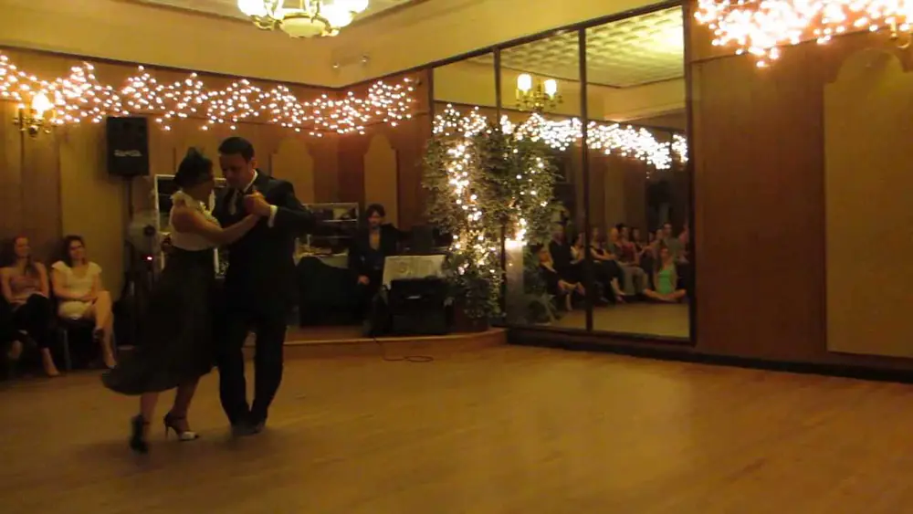 Video thumbnail for Carolina Jaurena y Andres Bravo en New York CIty : "La Milonga Rosa"