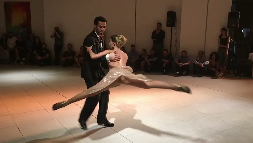 Video thumbnail for Mauro Caiazza y Carolina Giannini - Atenas 2016