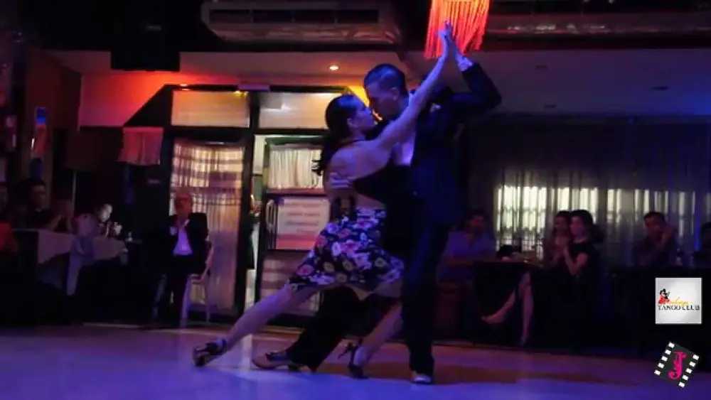 Video thumbnail for LUCAS MOLINA GAZCON Y JUDIT SOMOS en el Tango Club 02