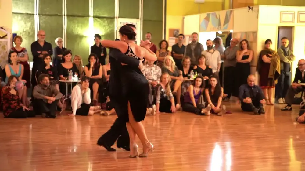 Video thumbnail for Fausto Carpino y Stephanie Fesneau 04/4 Milonga - La Mariposa Cesena 26.11.2022