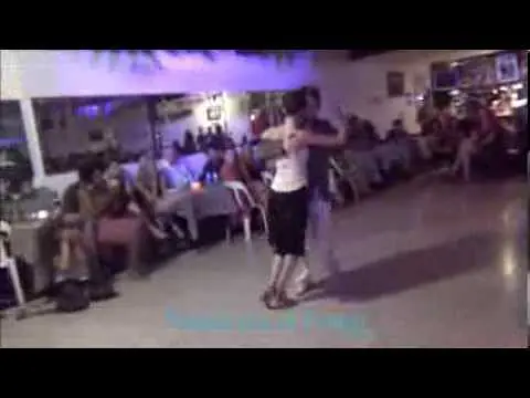 Video thumbnail for LUCILA BARDACH y MARCELO LAVERGATA Bailando el Tango OIGO TU VOZ en la Milonga CHE PAPUSA