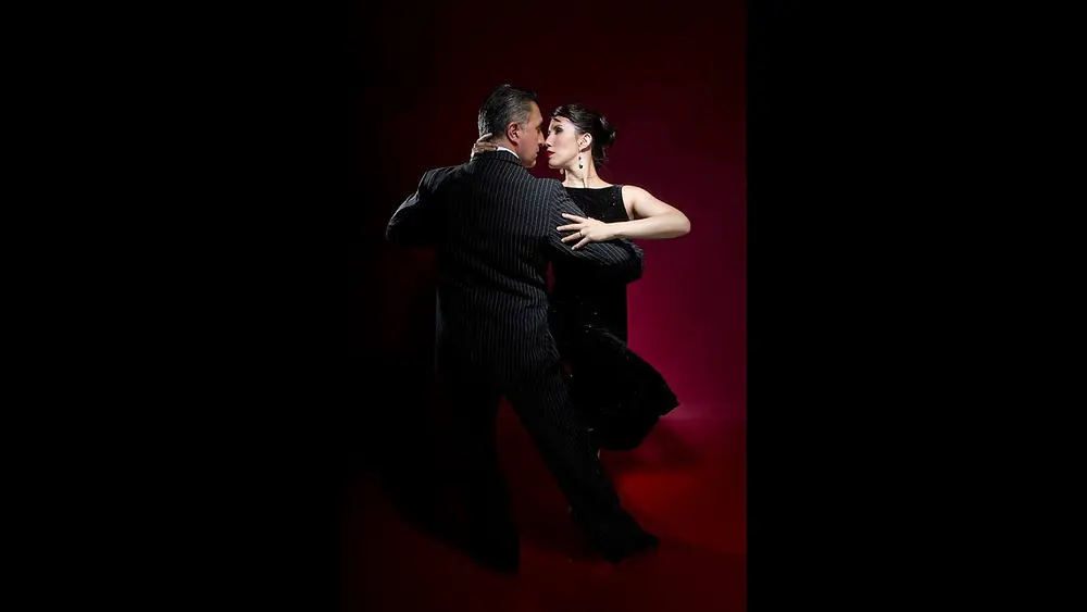 Video thumbnail for Paulina Cazabon y José Luis González / UNA CARTA / TNT- Lyon