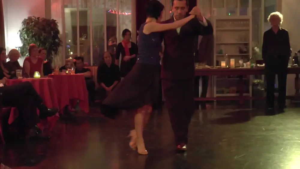 Video thumbnail for Roberto Leiva & Maricel Gomez in Academia de Tango (3) "Quejas de Bandoneon" C.Morel