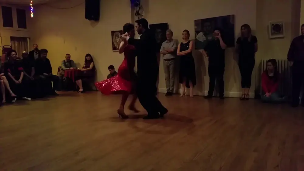 Video thumbnail for Argentine tango: Florencia Borgnia and Marcos Dario Pereira - La Vida Es Corta