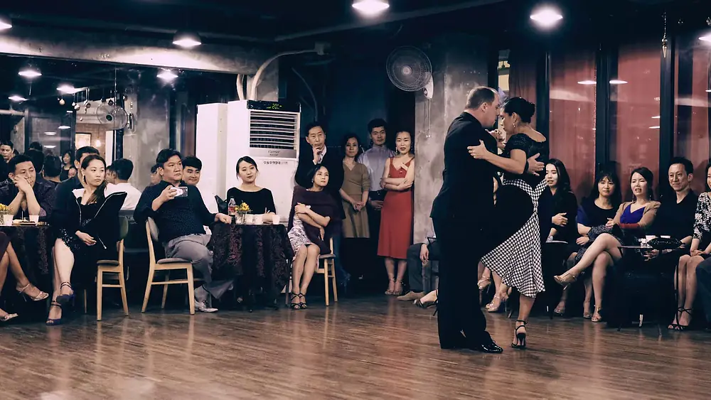 Video thumbnail for 2019 Sebastian Missé y Andrea Reyero show #2 in El Unico