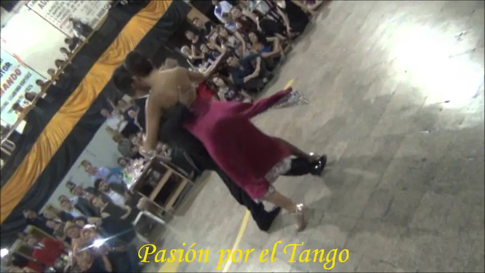 Video thumbnail for ROXANA SUAREZ y SEBASTIAN ACHAVAL Bailando el Tango YO QUIERO CANTAR UN TANGO en el MORAN