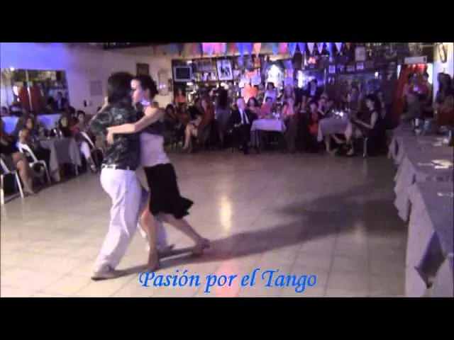 Video thumbnail for LUCILA BARDACH y MARCELO LAVERGATA Bailando el Vals BAJO UN CIELO DE ESTRELLAS en CHE PAPUSA