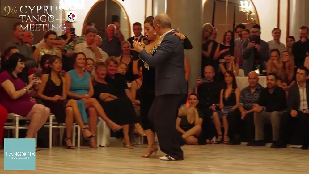 Video thumbnail for Vanesa Villalba & Horacio Pebete Godoy dance Francisco Canaro - De mis tiempos