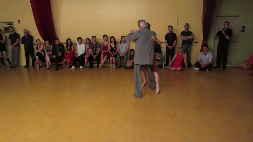 Video thumbnail for Oscar Casas and Ana Miguel, "Miedo", 2/3