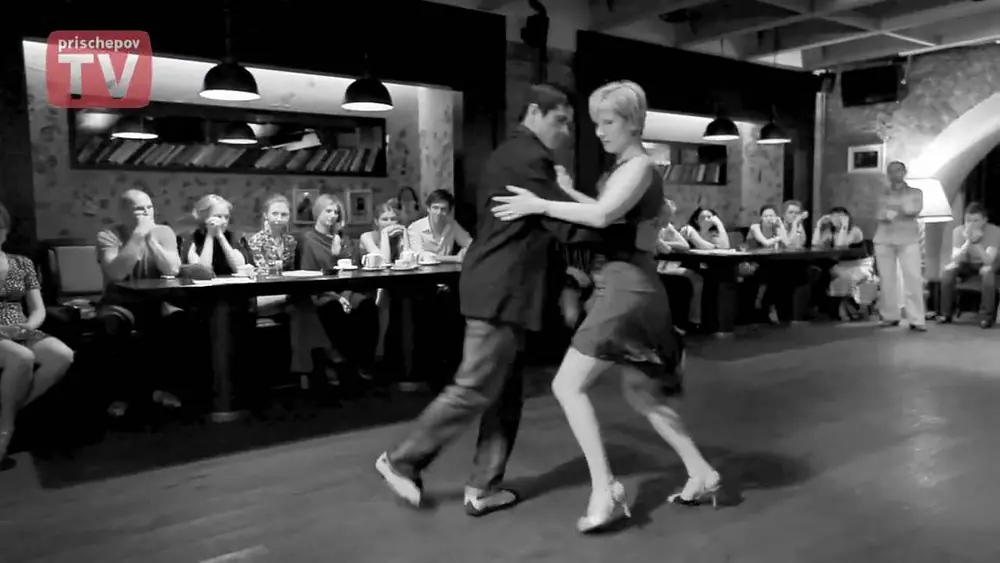 Video thumbnail for Anna Zyuzina & Gustavo Funes, Russia, Moscow, Milonga "La Luna", 10.05.2010(3)