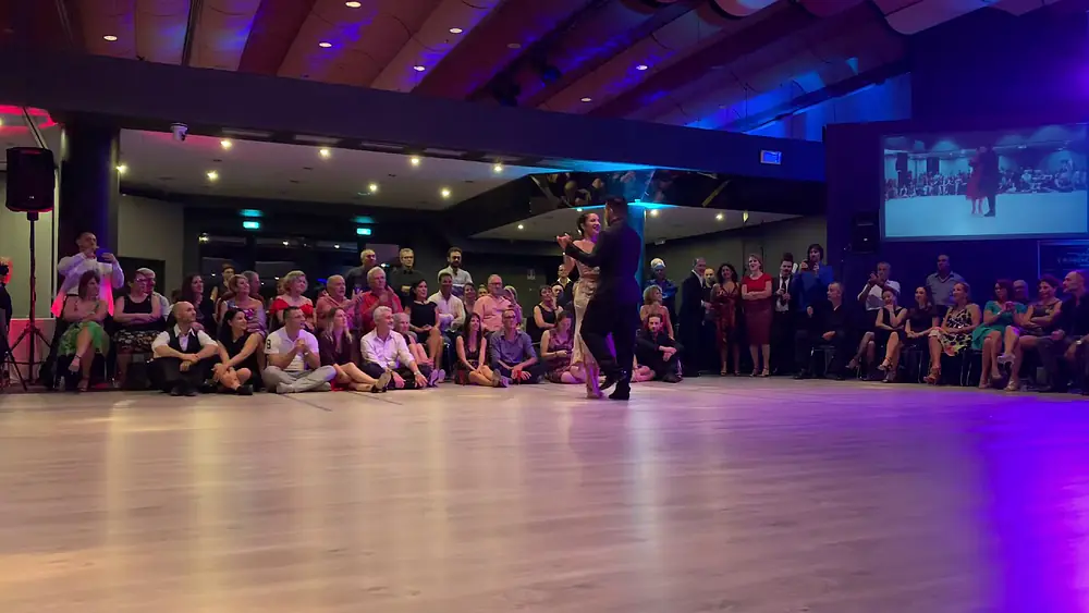 Video thumbnail for CLARISA ARAGÒN y JONATHAN SAAVEDRA Bari Tango Congress 2019 3-4