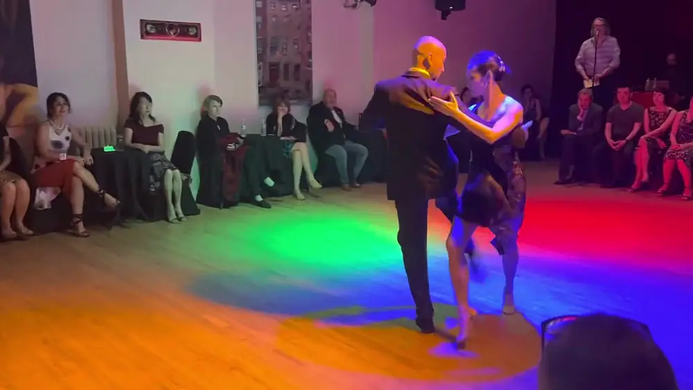 Video thumbnail for Hoi Shan Leung y Orlando Reyes Ibarra 2nd tango at La Nacional on 20230608