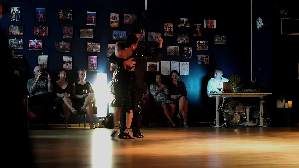 Video thumbnail for Diego Ledesma and Giusy Santoro, vals