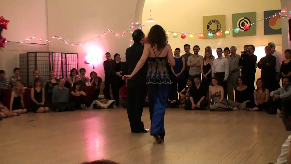 Video thumbnail for 20110430 Gustavo Naveira y Giselle Anne - Alas Rotas