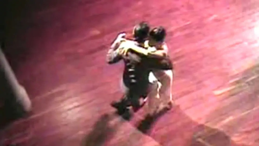 Video thumbnail for Gustavo Rosas. Tango con Paula Rubin en La Papelera.Enero 2004.Bs.As.Argentina.