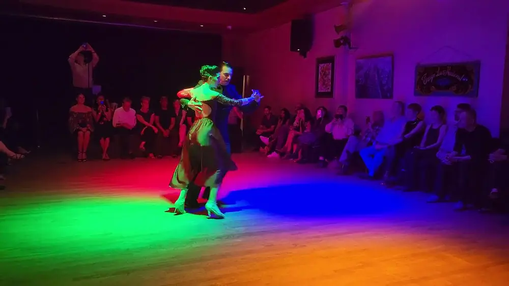 Video thumbnail for Argentine tango: Florencia Borgnia  & Marcos Pereira - Si Sos Brujo