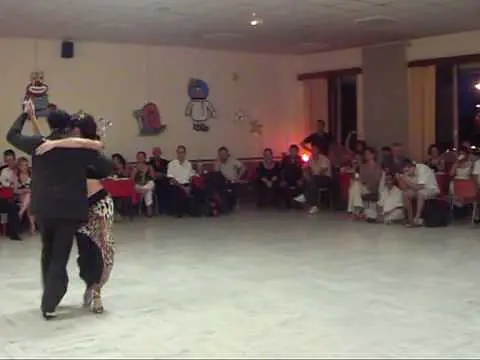 Video thumbnail for NORA WITANOWSKY YJUAN CARLOS MARTINEZ fos canyengue.mpg FRANCIA 2010