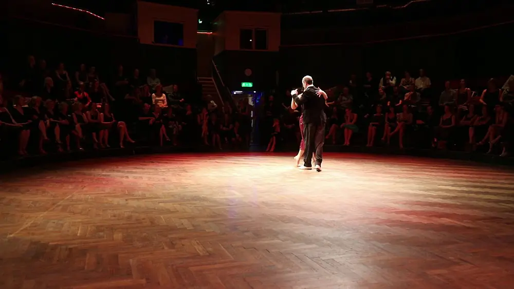 Video thumbnail for Cecilia Piccinni and Daniel Carlsson - Ríe Payaso by Juan D'Arienzo