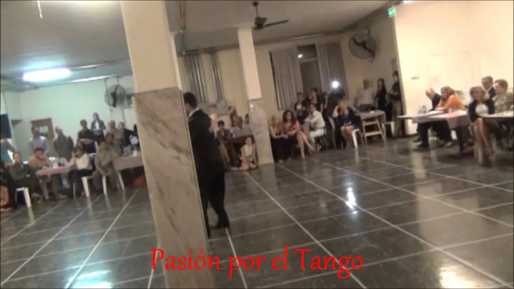 Video thumbnail for NOELIA BARSI y JAVIER RODRIGUEZ Bailando el Tango LA BRUJA en FLOREAL MILONGA