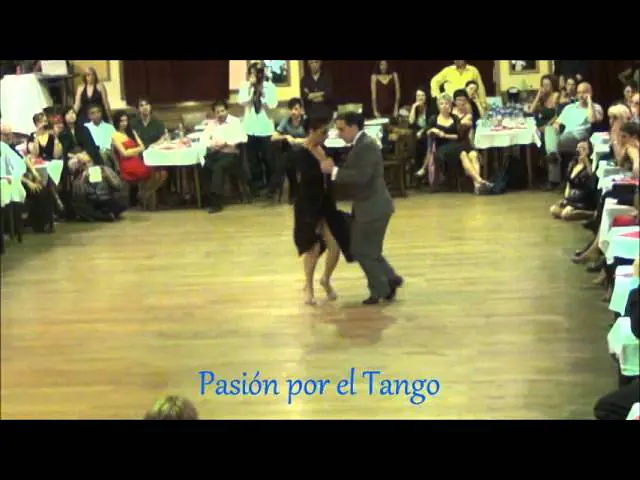 Video thumbnail for BETSABET FLORES y JONATHAN SPITEL Bailando el Tango EL HURACAN en YIRA YIRA MILONGA