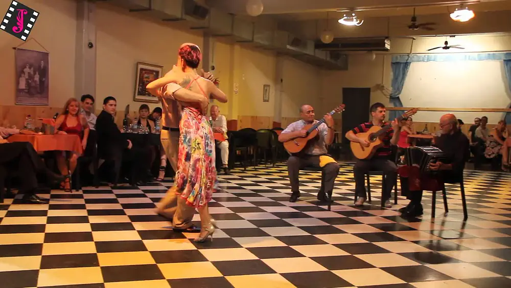 Video thumbnail for Gabriel Di Prinzio y Hebe Martinez con Los Amigos de Jose 02/03 (Milonga)