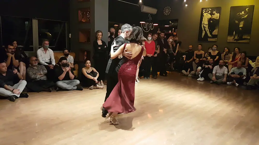Video thumbnail for 2021 10 24 Akademi Tango Açılış Muharrem Yılmazkaya & Nilay Akgün (La Vida Tango) 3/5