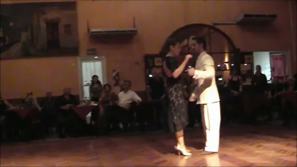 Video thumbnail for Juan Martin y Stefania Colina - Aroma de amor -