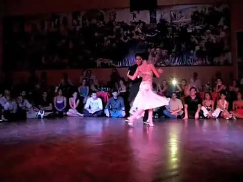 Video thumbnail for Mario Consiglieri & Anabella Díaz-Hojman bailando otro tango en Misterio Tango Festival 2010