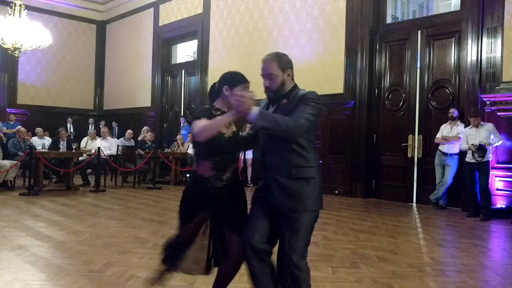 Video thumbnail for Daniel Nacucchio y Cristina Sosa en el Salón de Honor del CCK 2/4