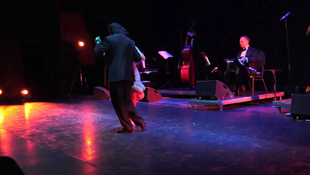 Video thumbnail for Chicho Frumbolli & Juana Sepulveda,  Solo tango orquesta  "Romance del Diablo"