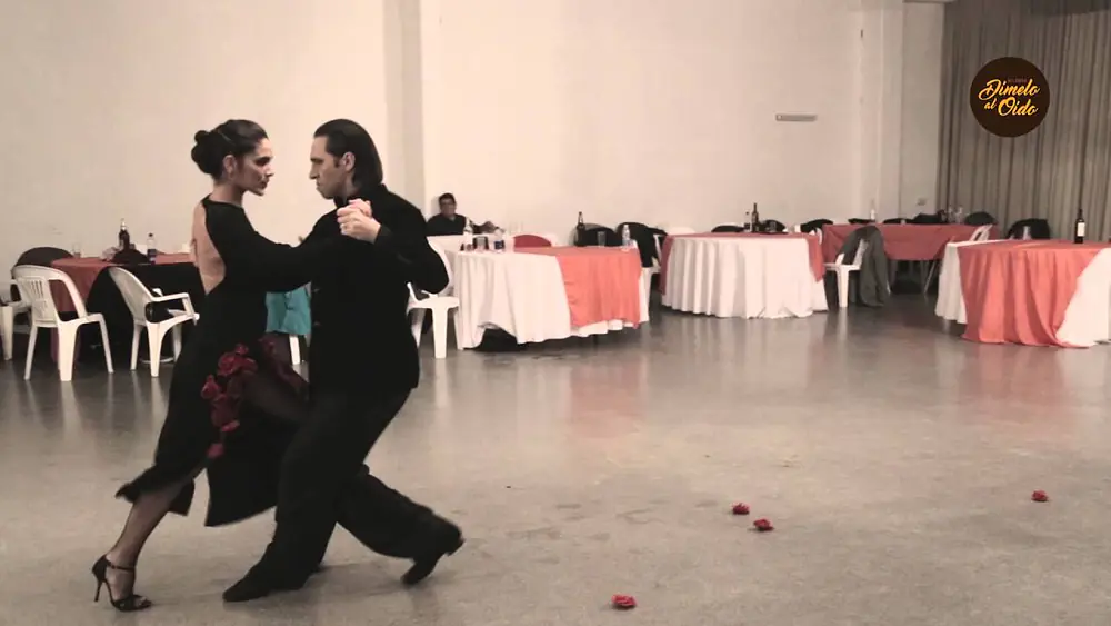 Video thumbnail for Hugo Mastrolorenzo y Agustina Vignau - 1/3 - En Dímelo al Oído