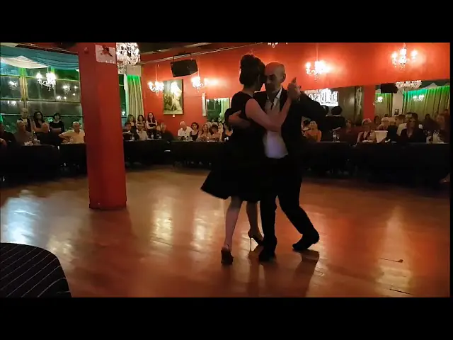 Video thumbnail for Milonga de los Domingos - 28/10/2018 - Ricardo Viqueira y Maria Plazaola  / 1 de 3