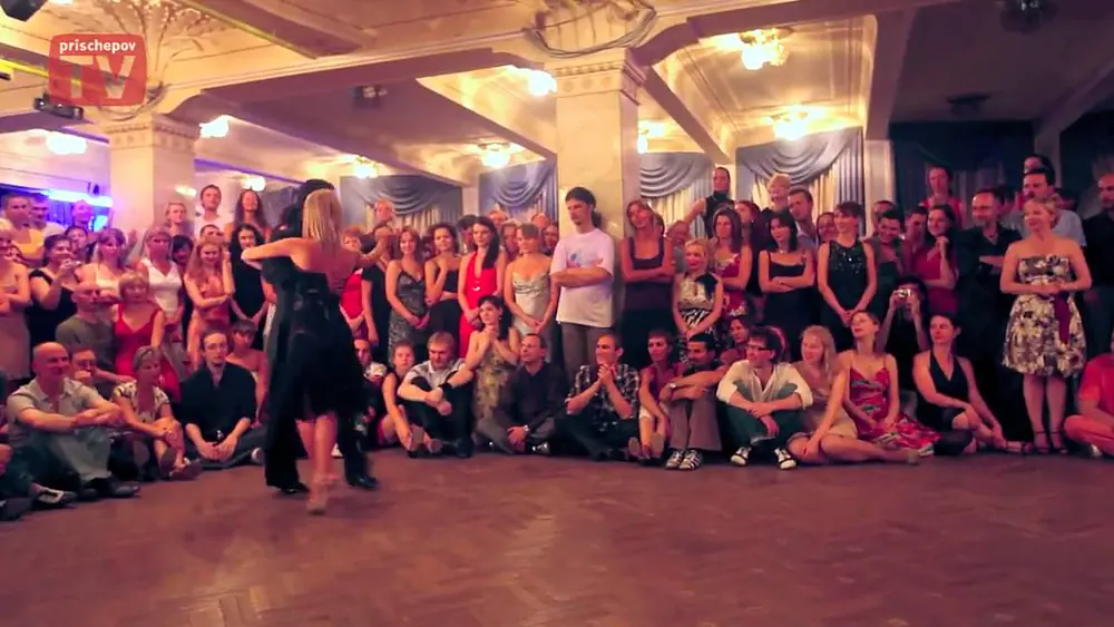 Video thumbnail for Sebastian Arce & Mariana Montes, F. Canaro - E. Fama, "La milonga de Buenos Aires"