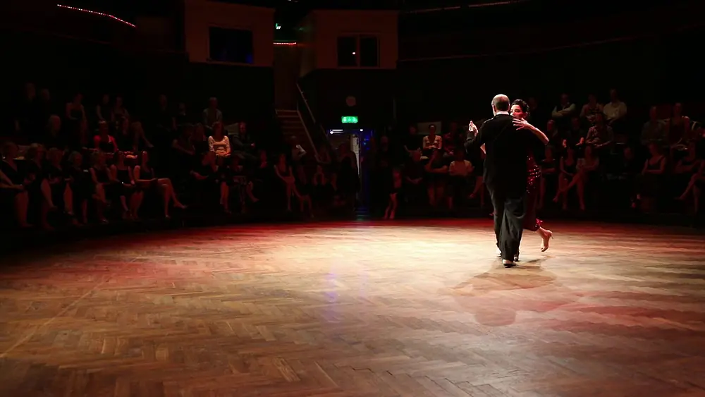 Video thumbnail for Cecilia Piccinni and Daniel Carlsson - Piringundin by Juan D'Arienzo