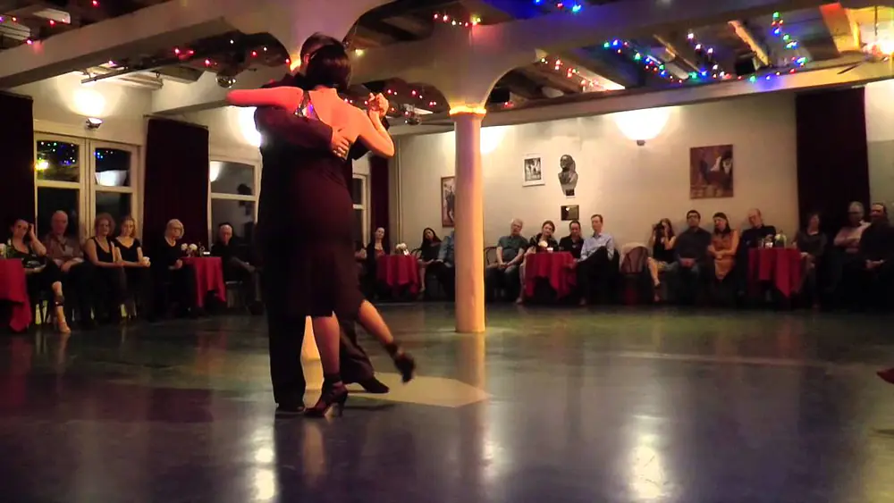 Video thumbnail for Paulina Cazabon & Jose Luis Gonzalez in Academia de Tango (4) No Hay Tierra Como La Mia, F.Canaro