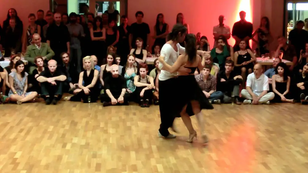 Video thumbnail for Gaia Pisauro y Leandro Furlan 4/4 (Tango Festival Berlin 2011)