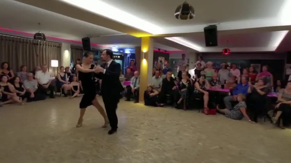 Video thumbnail for Démonstration Maria Filali & Giovanni Eredia   12 octobre 2019